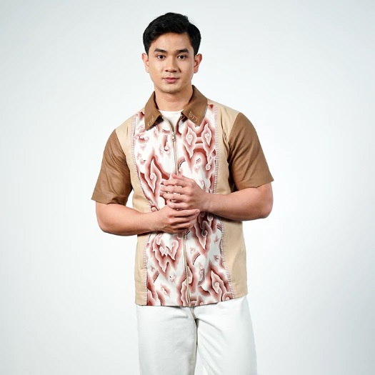 Hem Batik Pria Motif Mega Mendung Pattern Brown