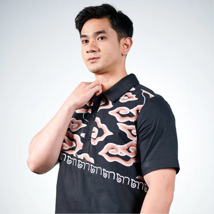 Hem Batik Pria Motif Mega Mendung Pattern Half Black